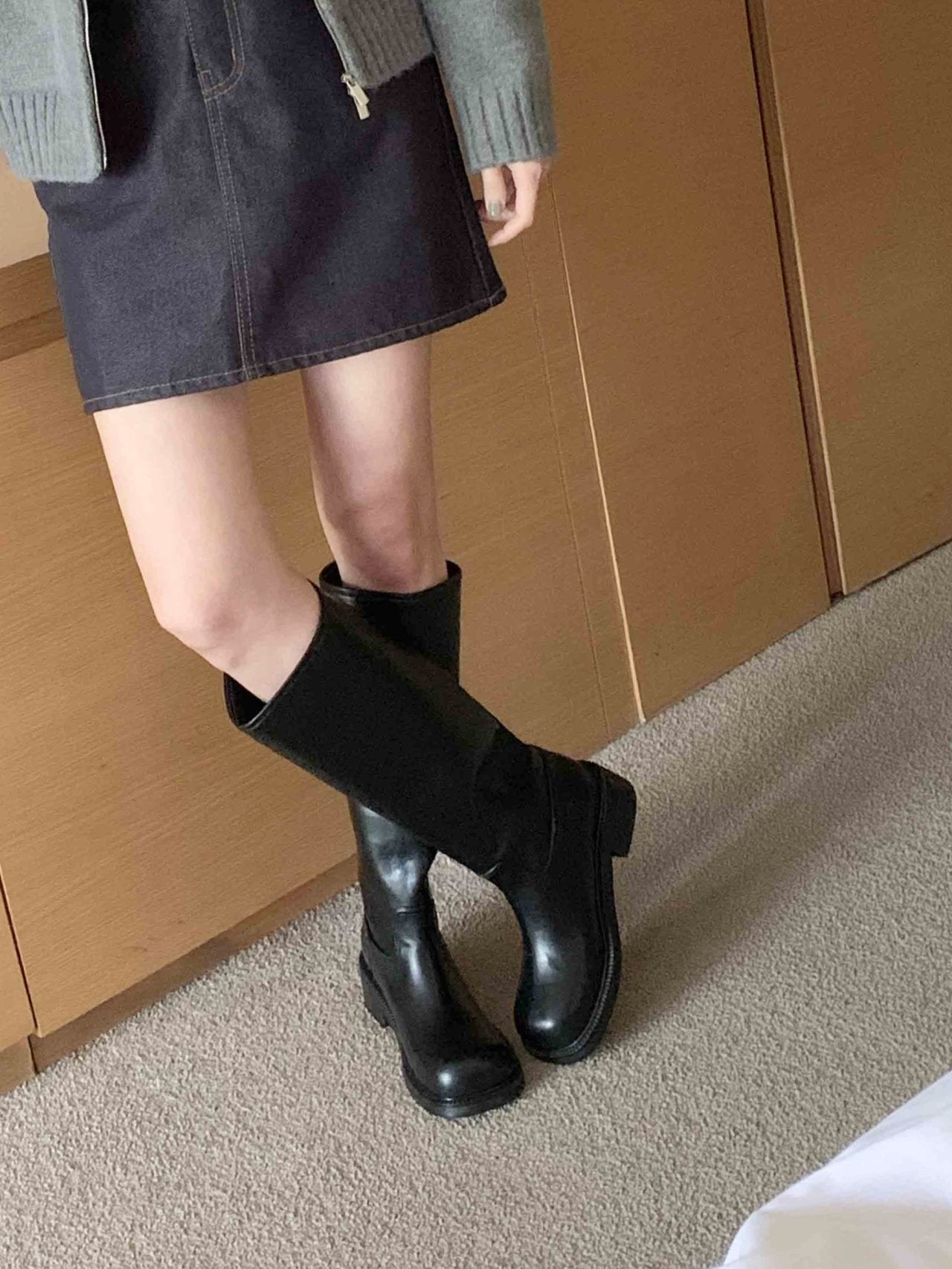 Round Black 4cm Boots