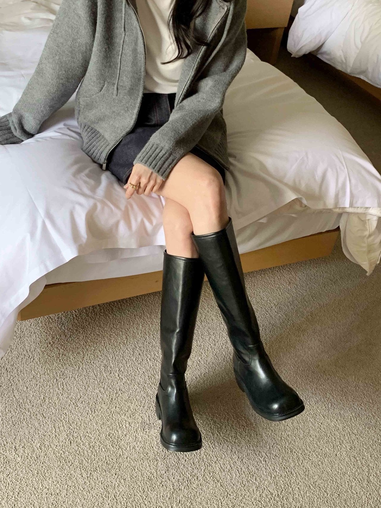 Round Black 4cm Boots