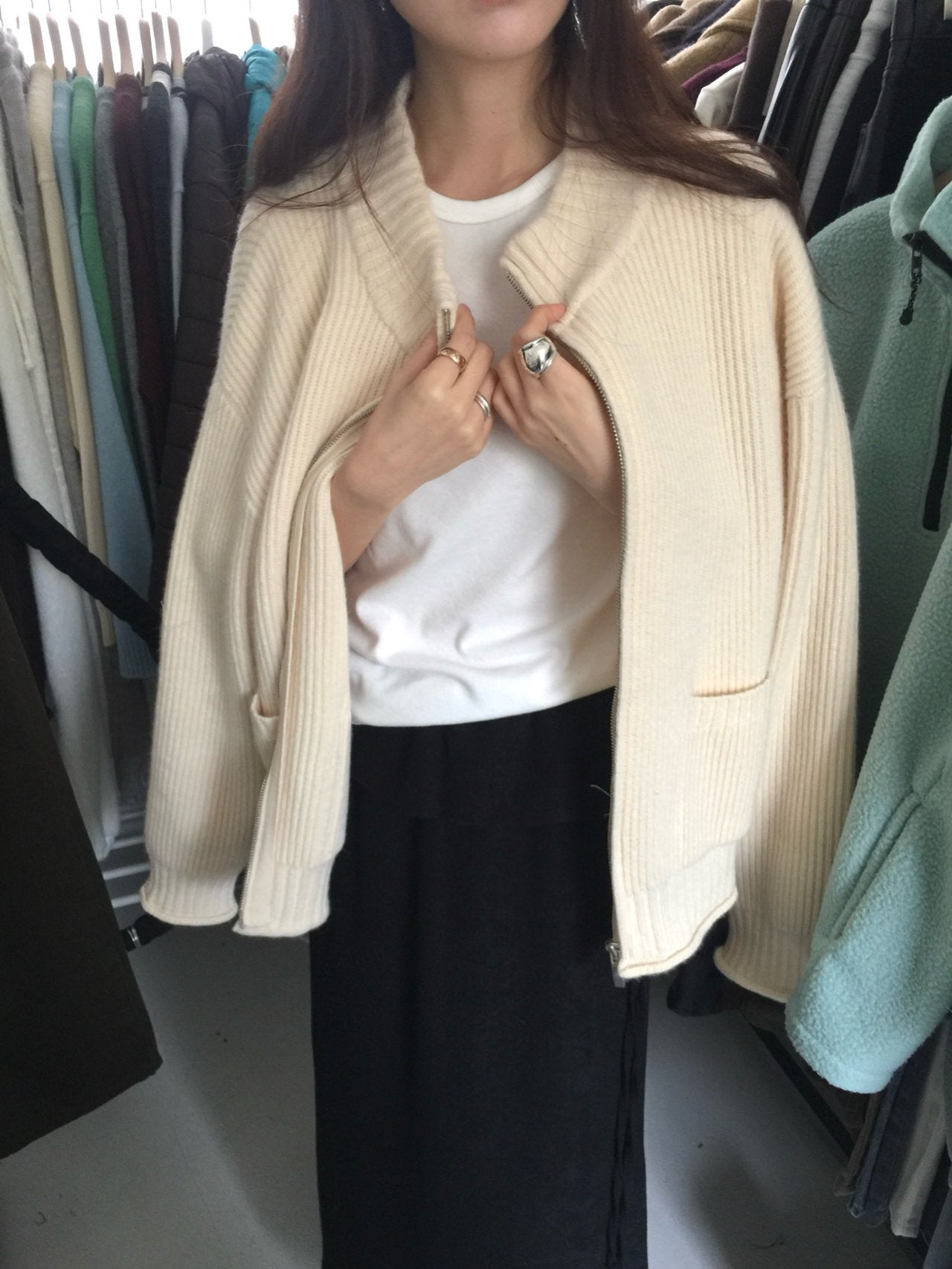 deondo yak pocket zip-up-3col