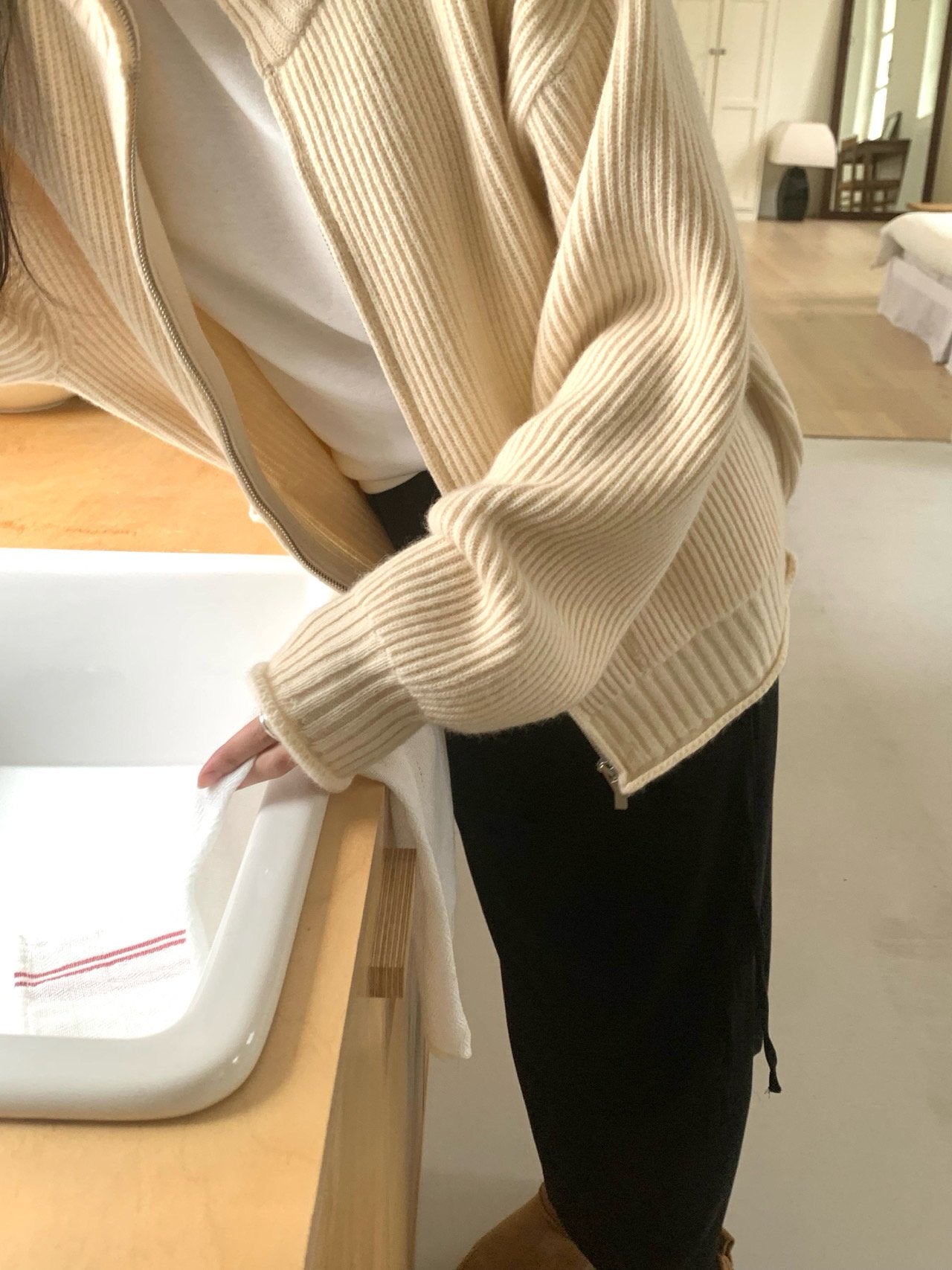 deondo yak pocket zip-up-3col