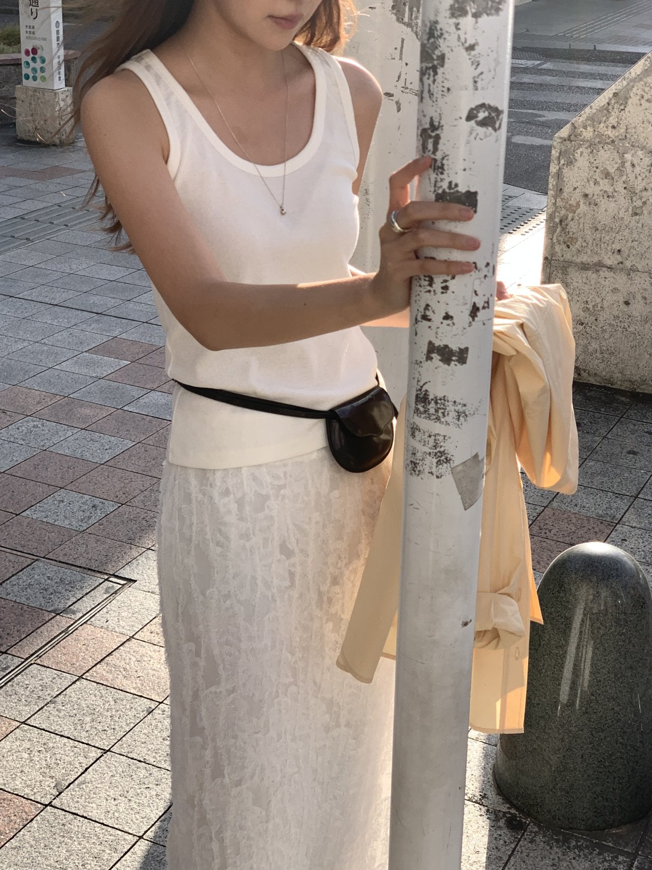 Line U-neck sleeveless-4col