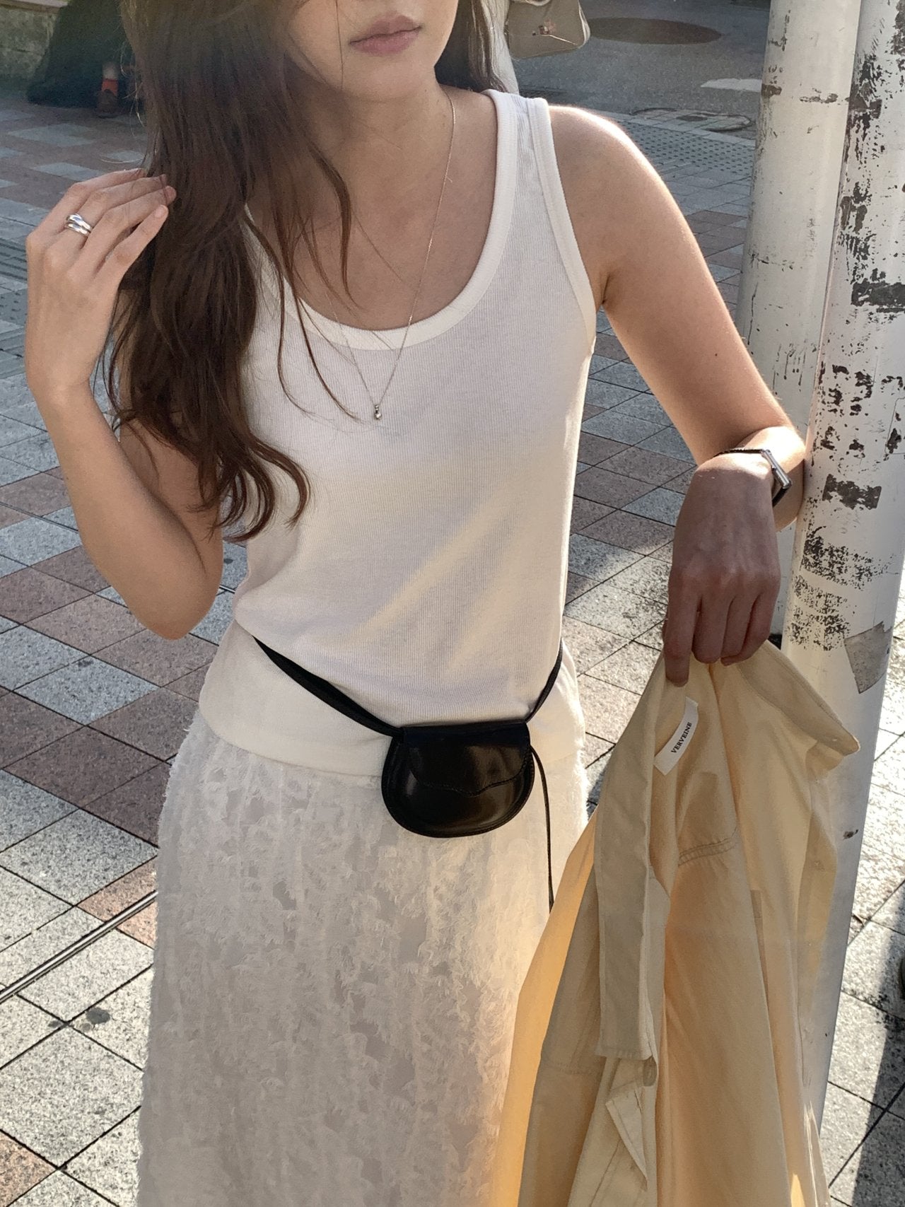 Line U-neck sleeveless-4col