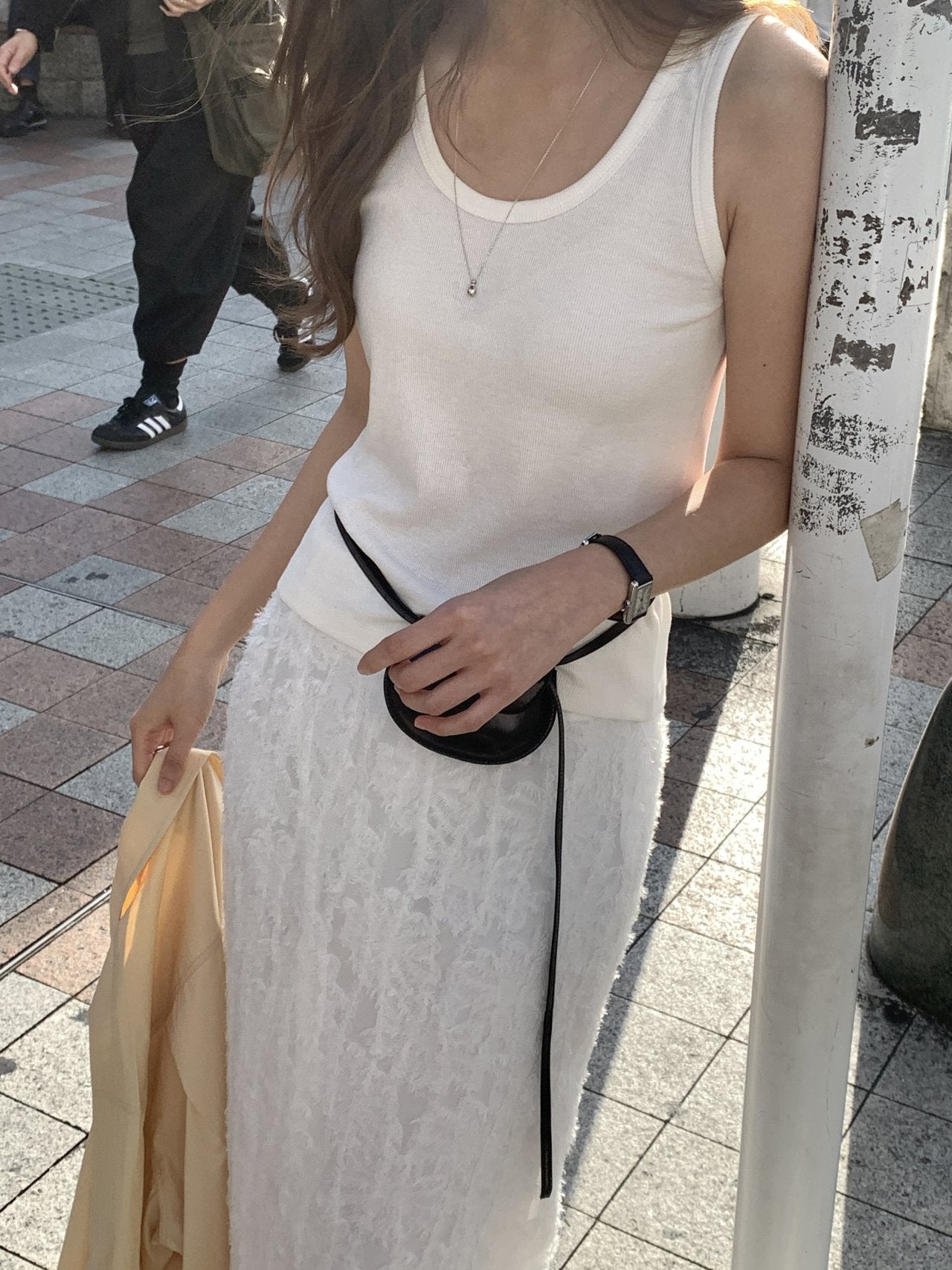 Line U-neck sleeveless-4col