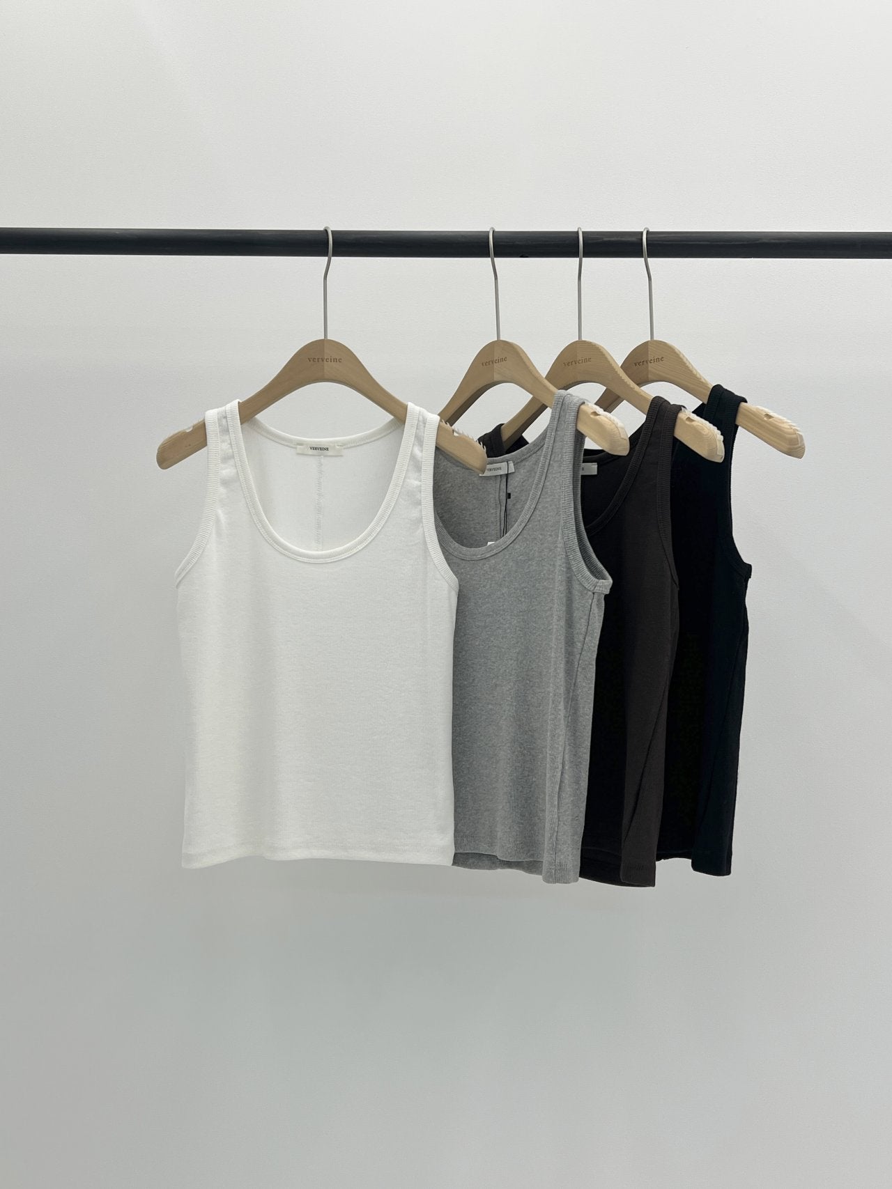 Line U-neck sleeveless-4col