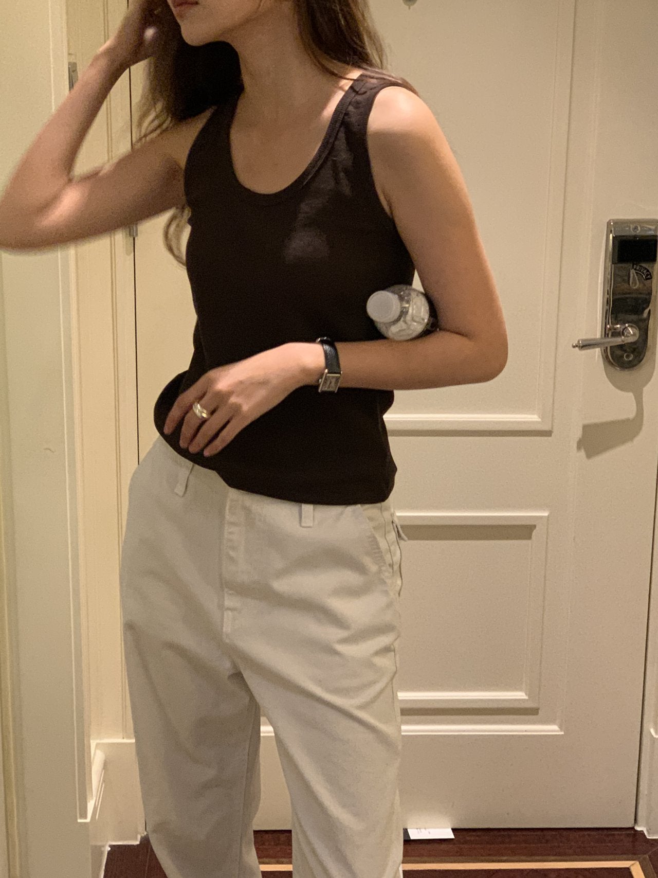 Line U-neck sleeveless-4col