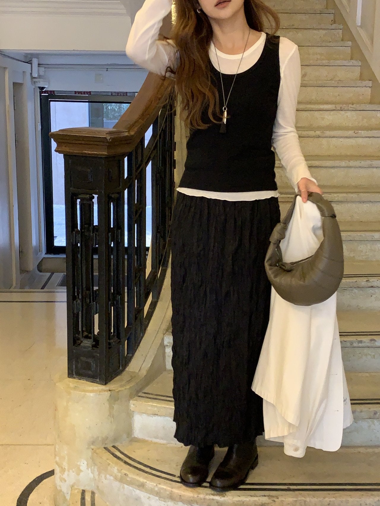 Line U-neck sleeveless-4col