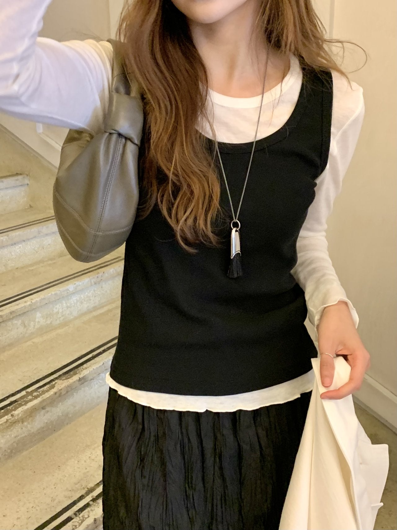 Line U-neck sleeveless-4col