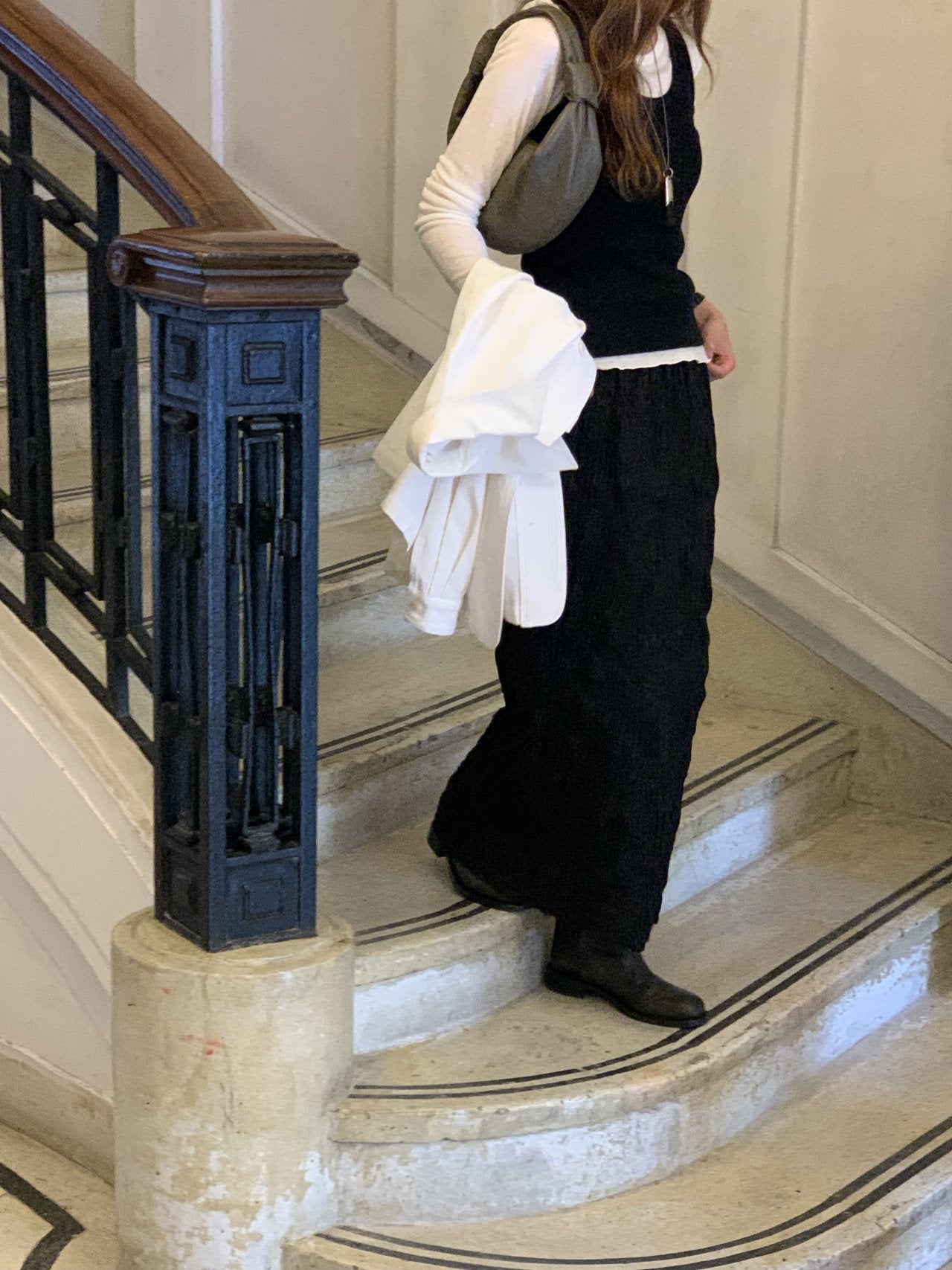 Line U-neck sleeveless-4col