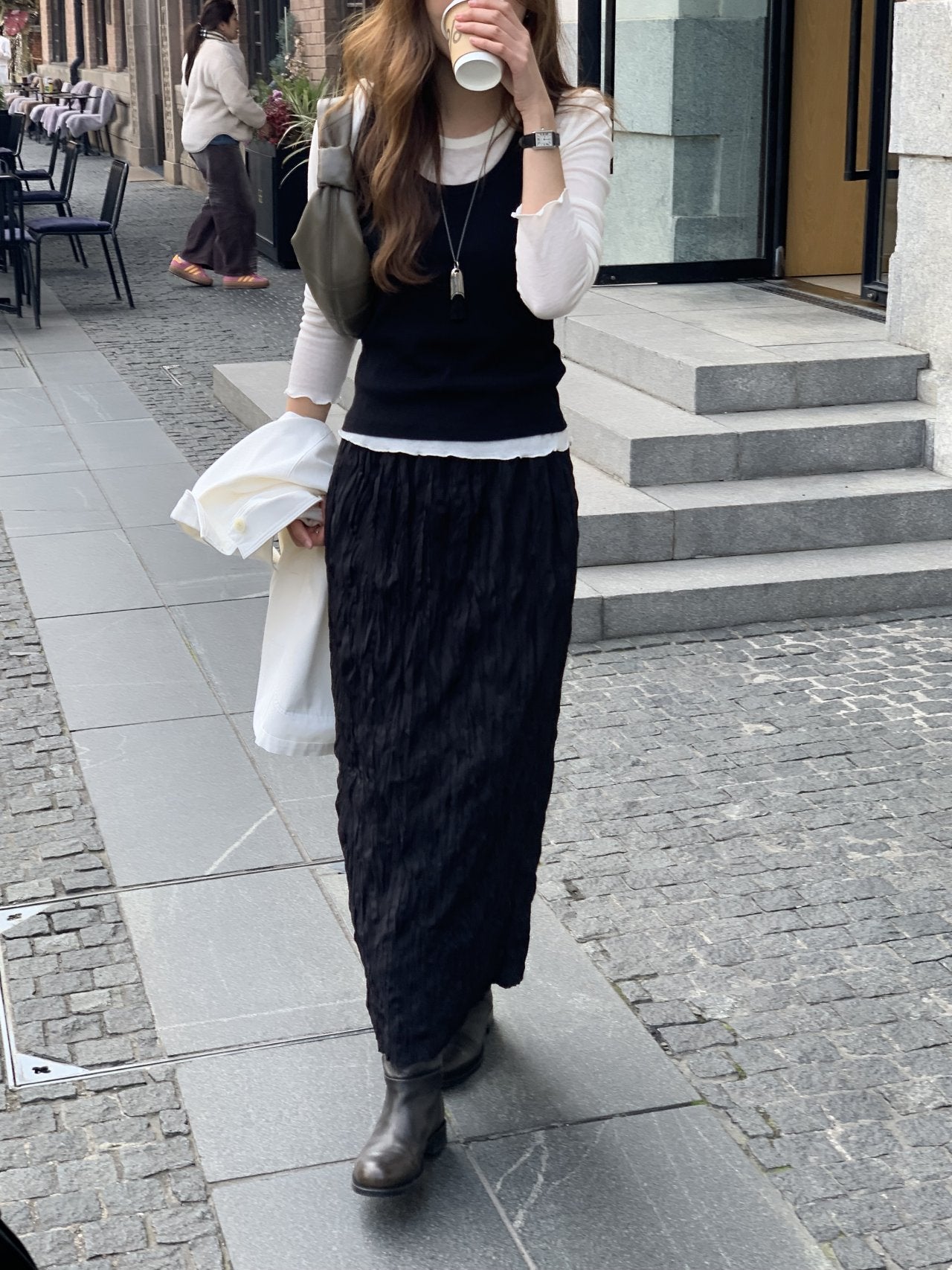 Line U-neck sleeveless-4col