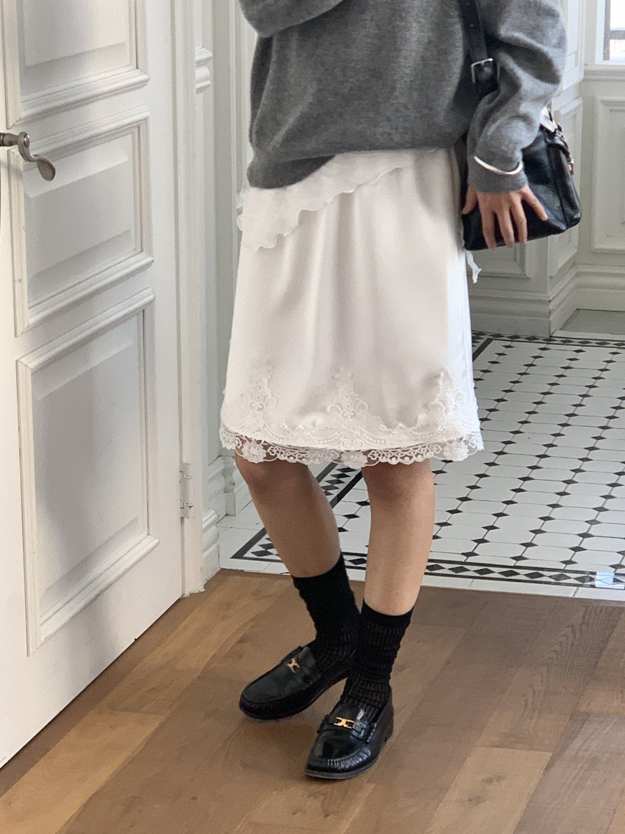 Naha pleats triangle scarf-2col