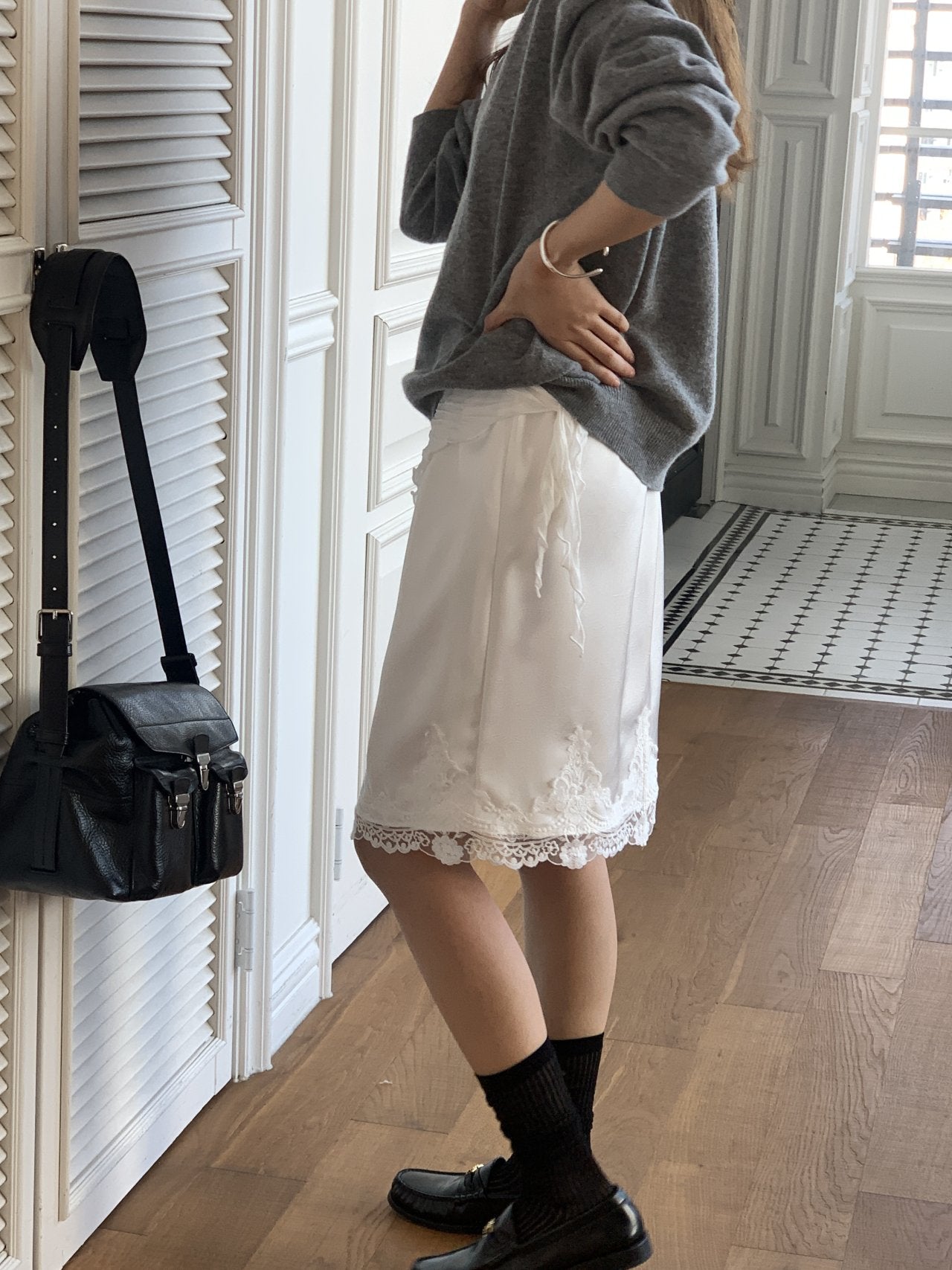 Naha pleats triangle scarf-2col