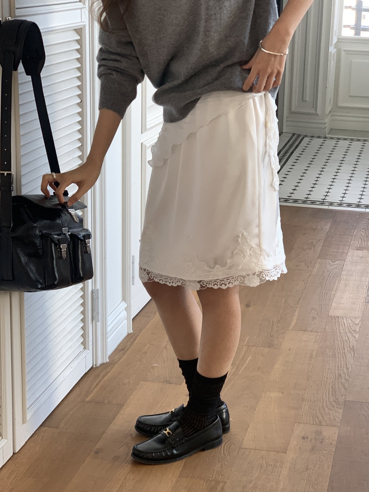 Naha pleats triangle scarf-2col