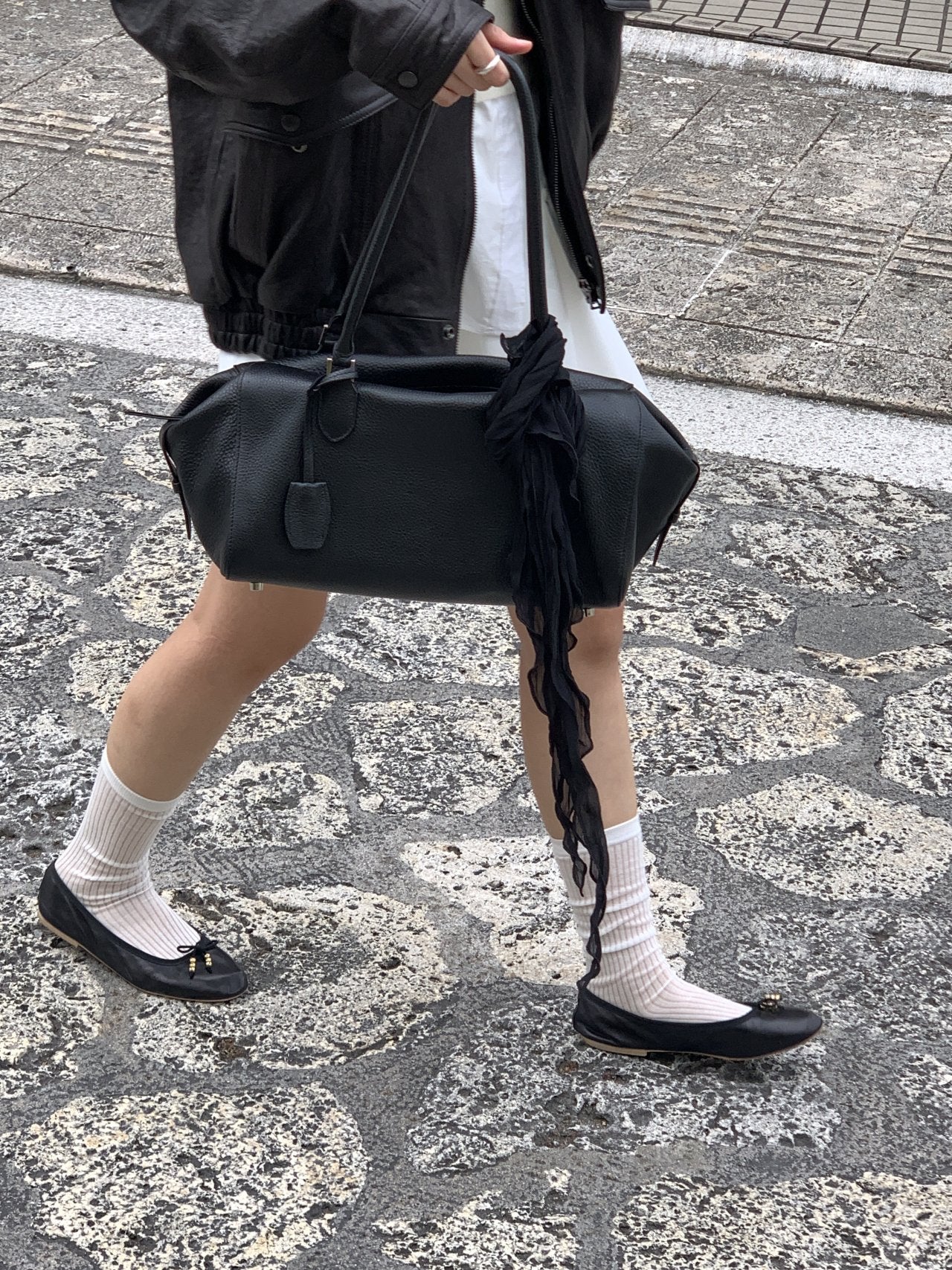 Naha pleats triangle scarf-2col