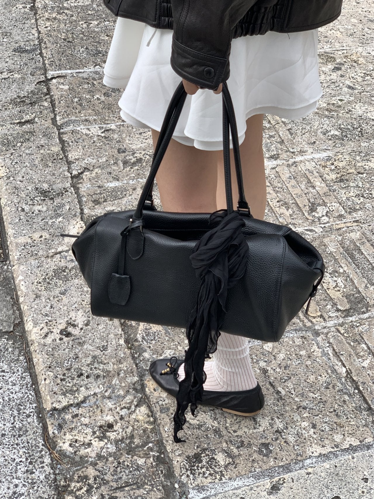 Naha pleats triangle scarf-2col