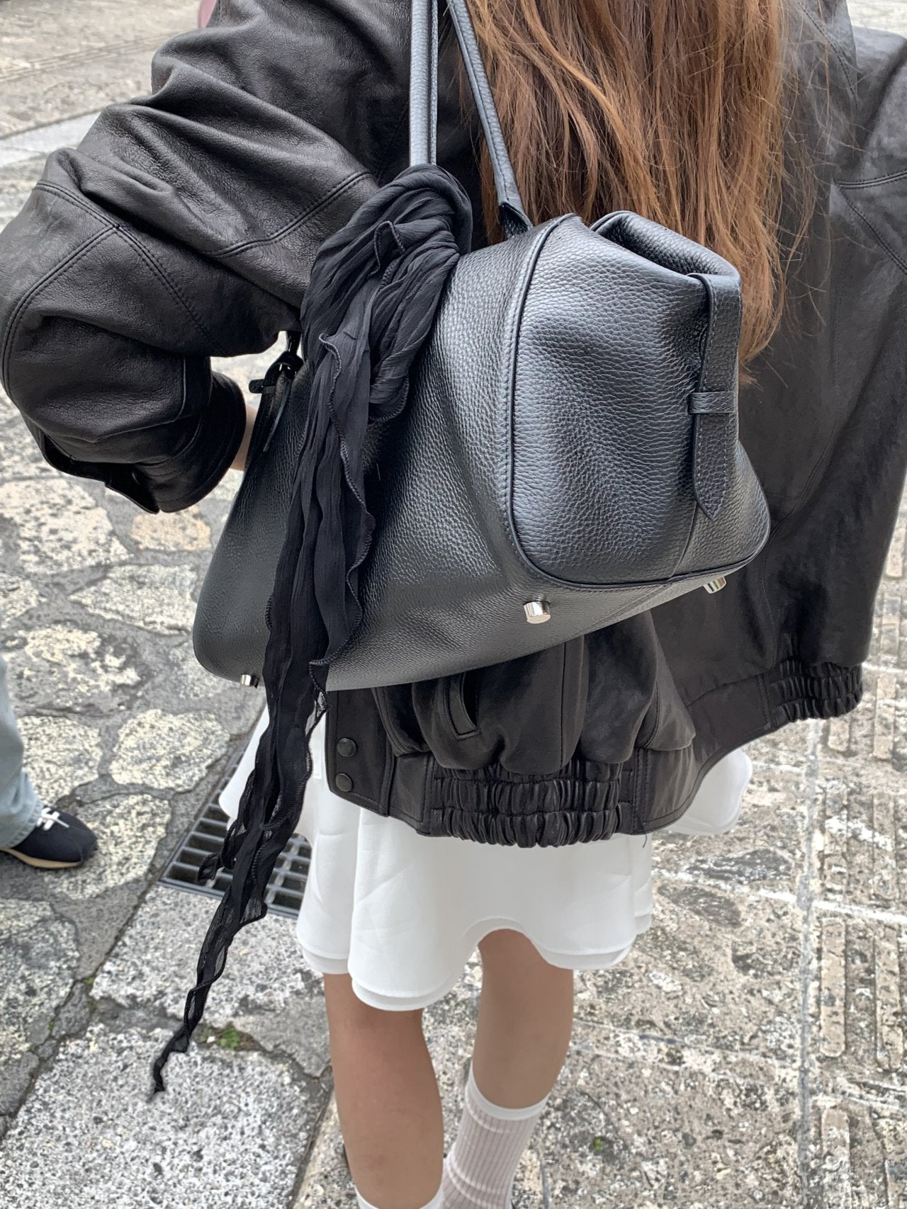 Naha pleats triangle scarf-2col