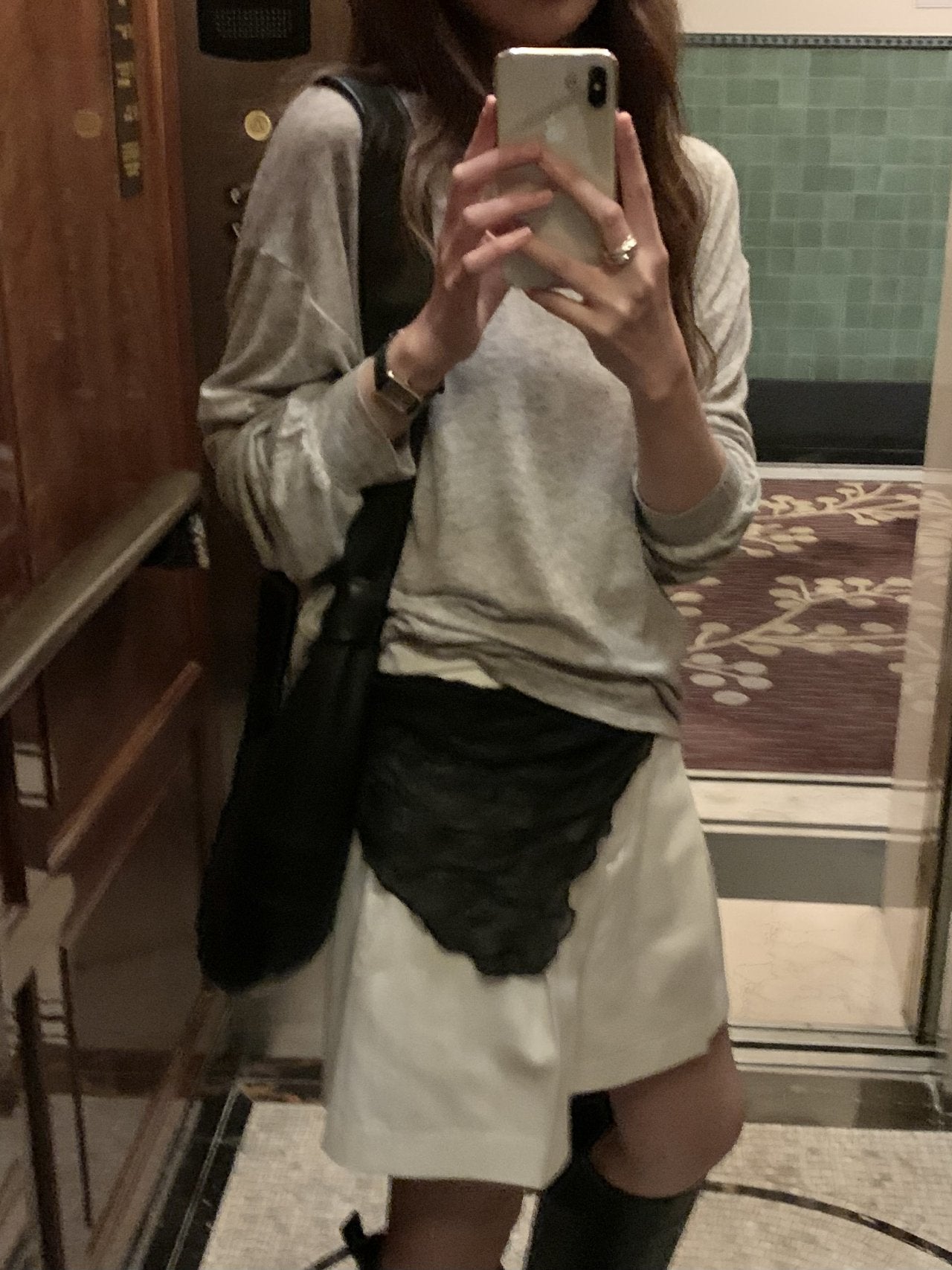 Naha pleats triangle scarf-2col