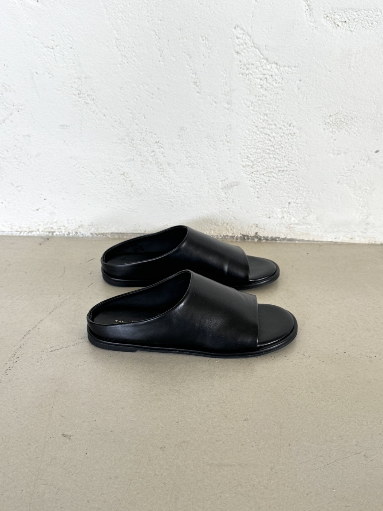 Daily Simple Slippers