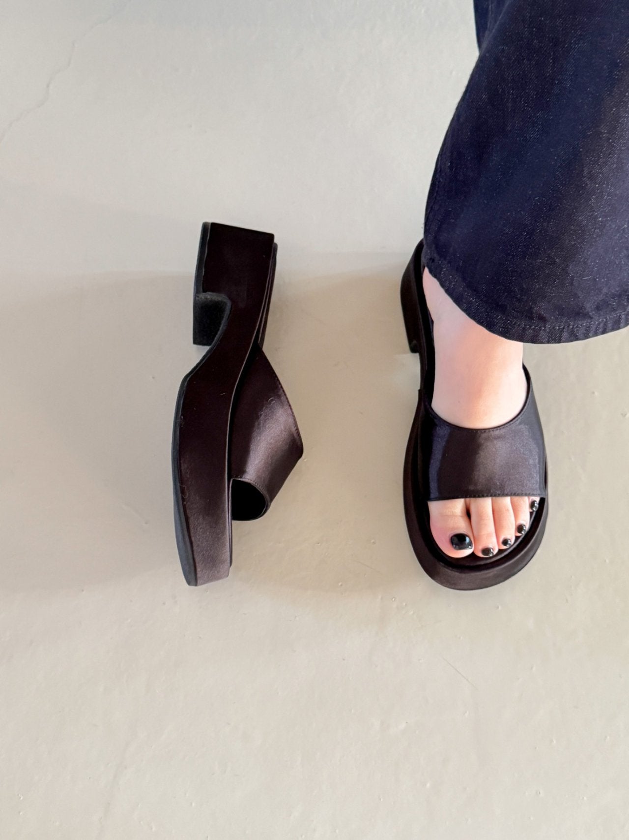 hoop slippers