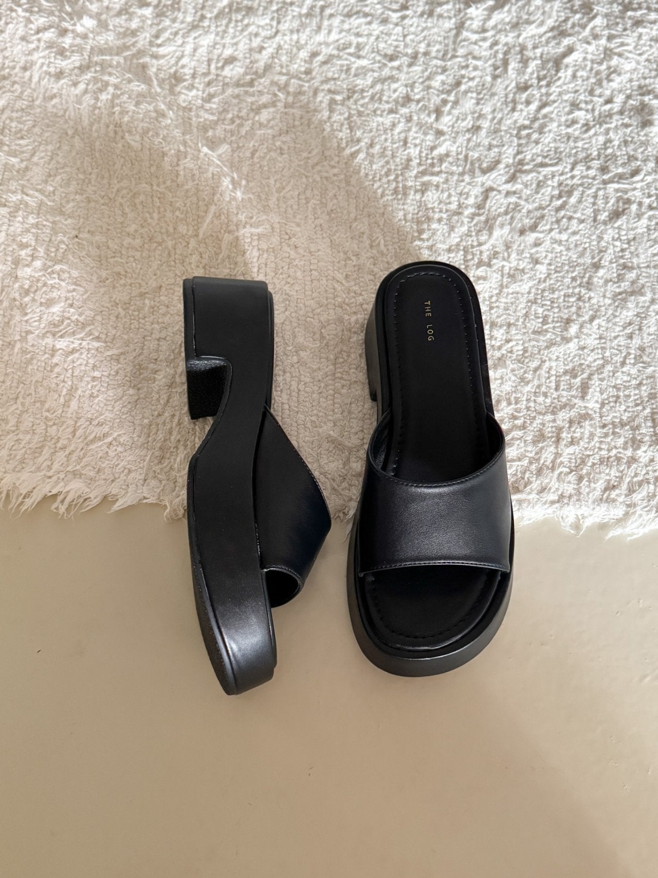 hoop slippers