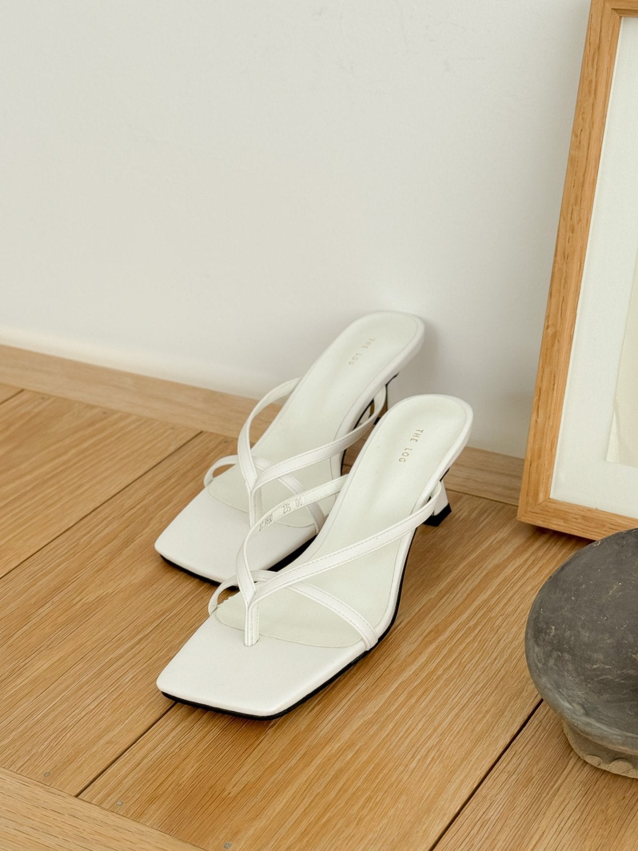 Square strap mule