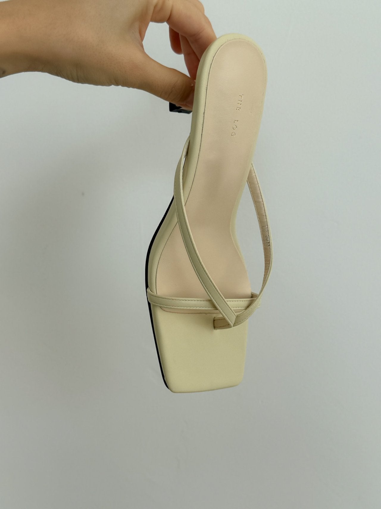 Square strap mule