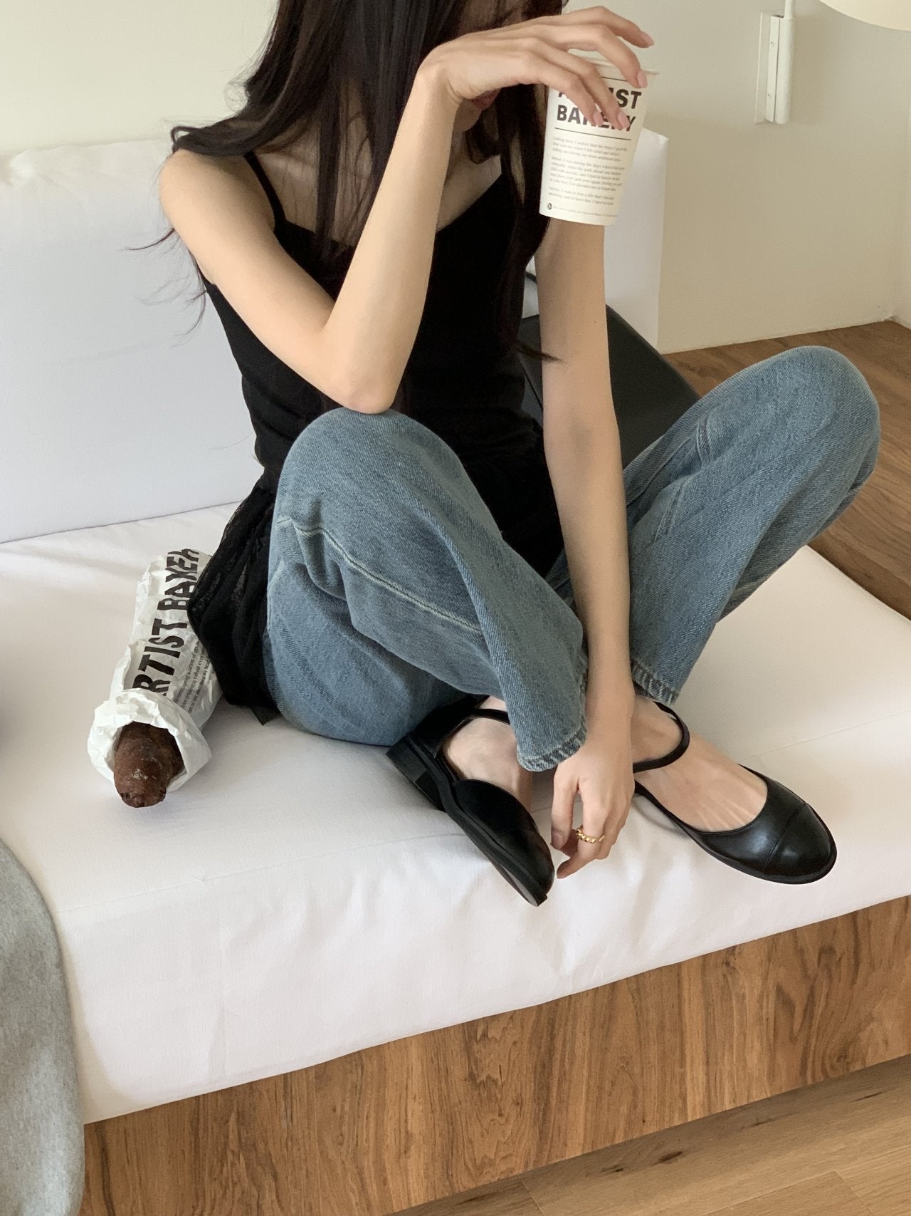 two-tone round flat