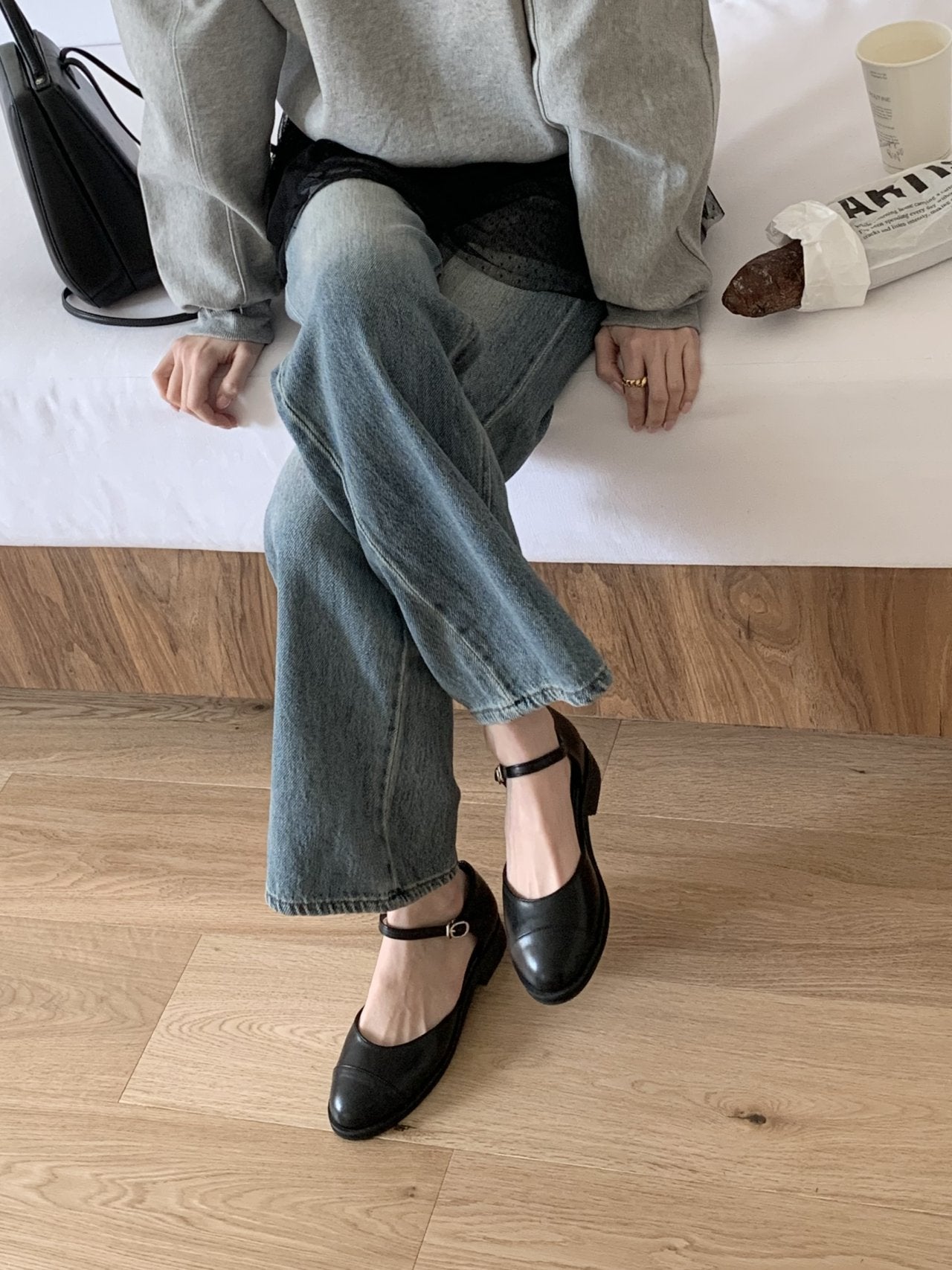 two-tone round flat