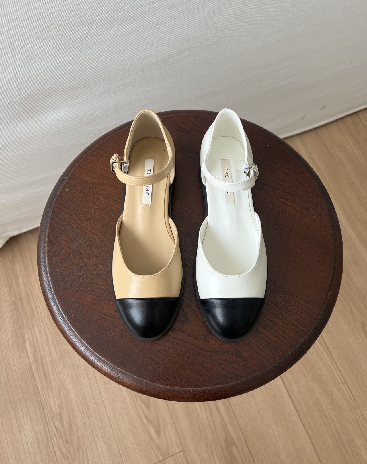 two-tone round flat