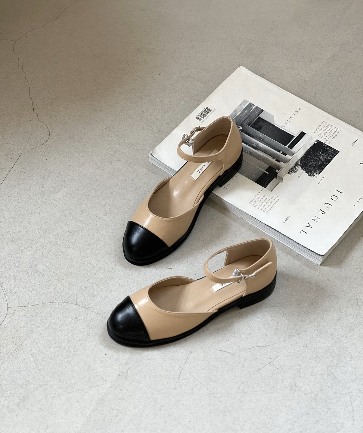 two-tone round flat