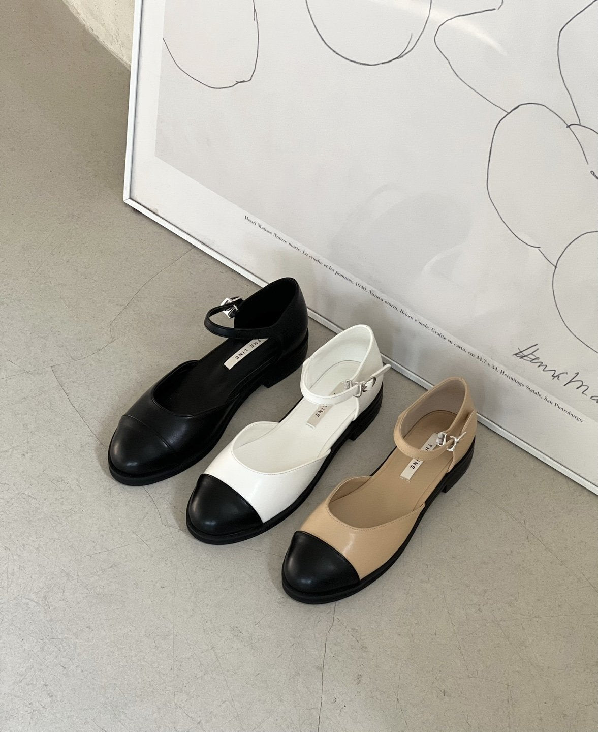 two-tone round flat