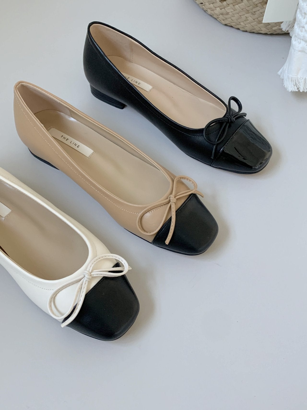 Two-tone combi ribbon flat