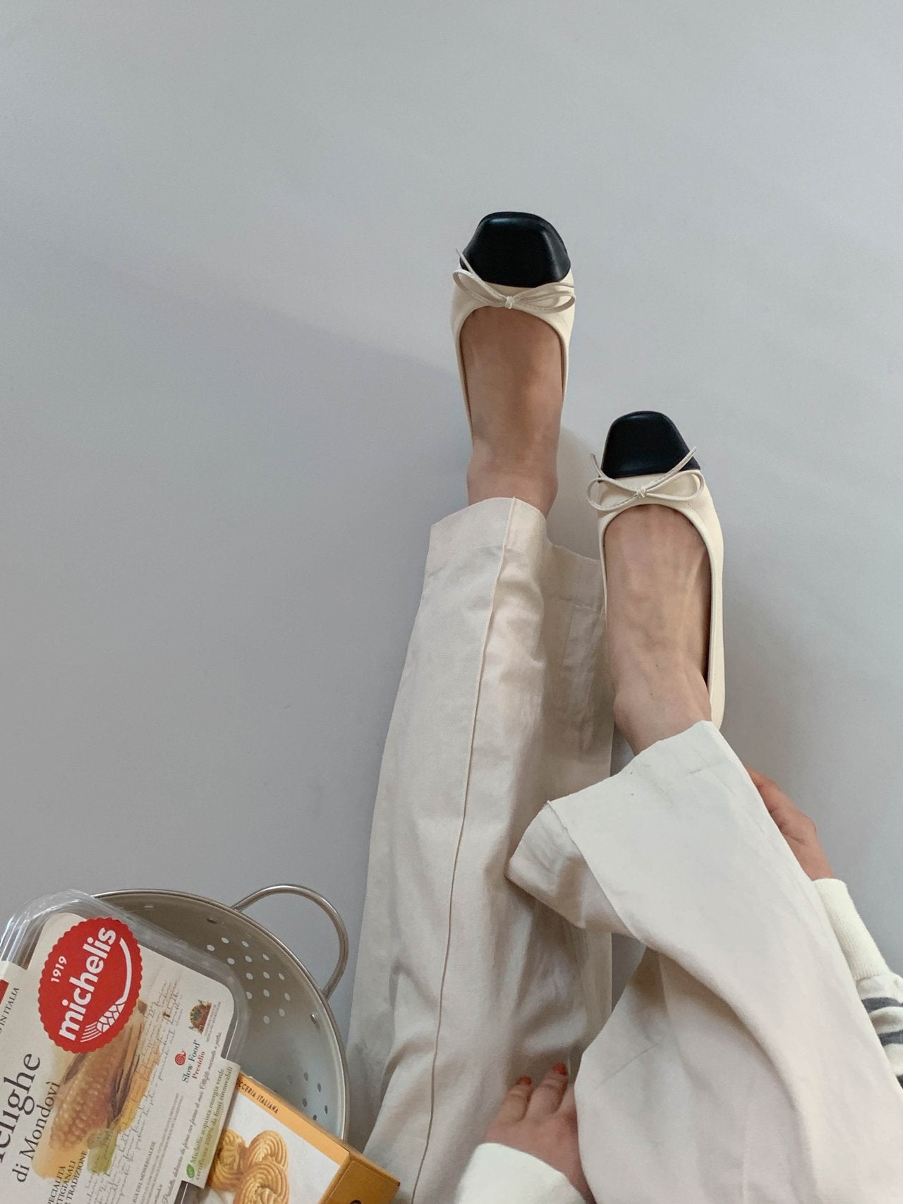 Two-tone combi ribbon flat