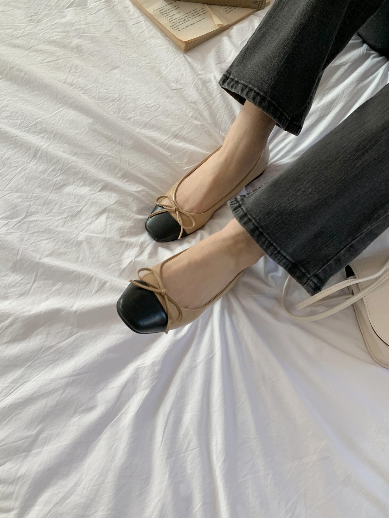 Two-tone combi ribbon flat