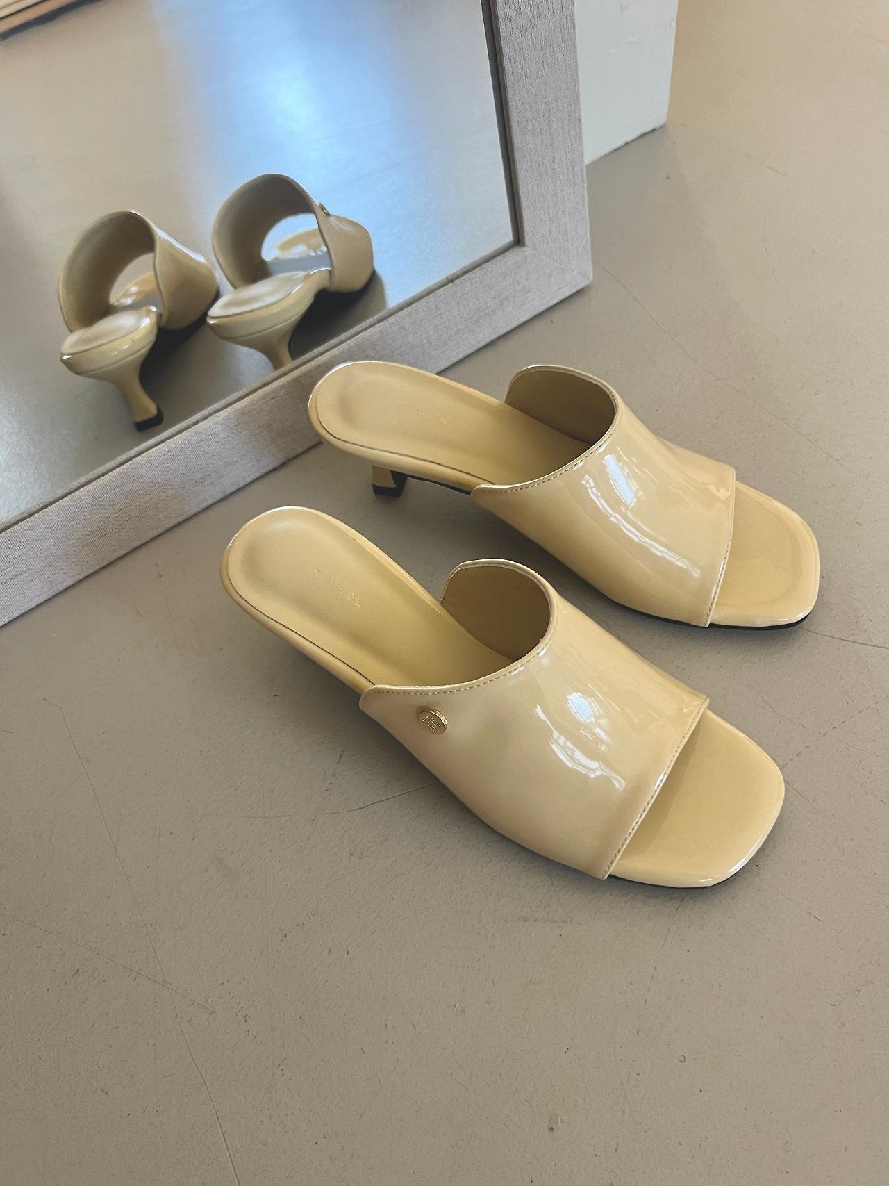 Anamel Mule Slippers