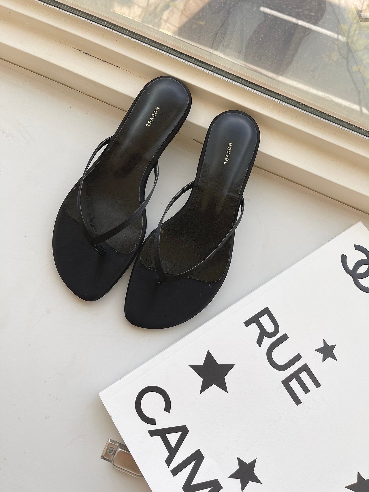 Enamel flip-flop Slippers