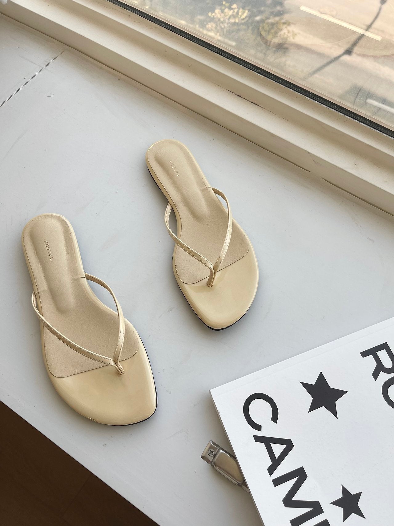 Enamel flip-flop Slippers