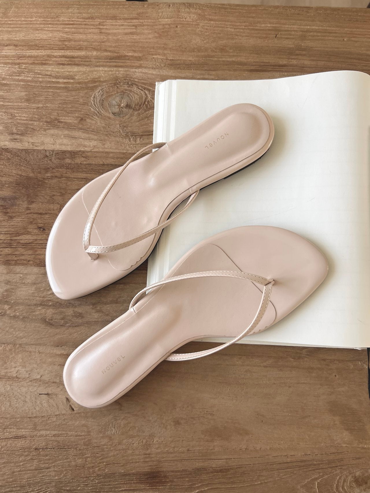 Enamel flip-flop Slippers