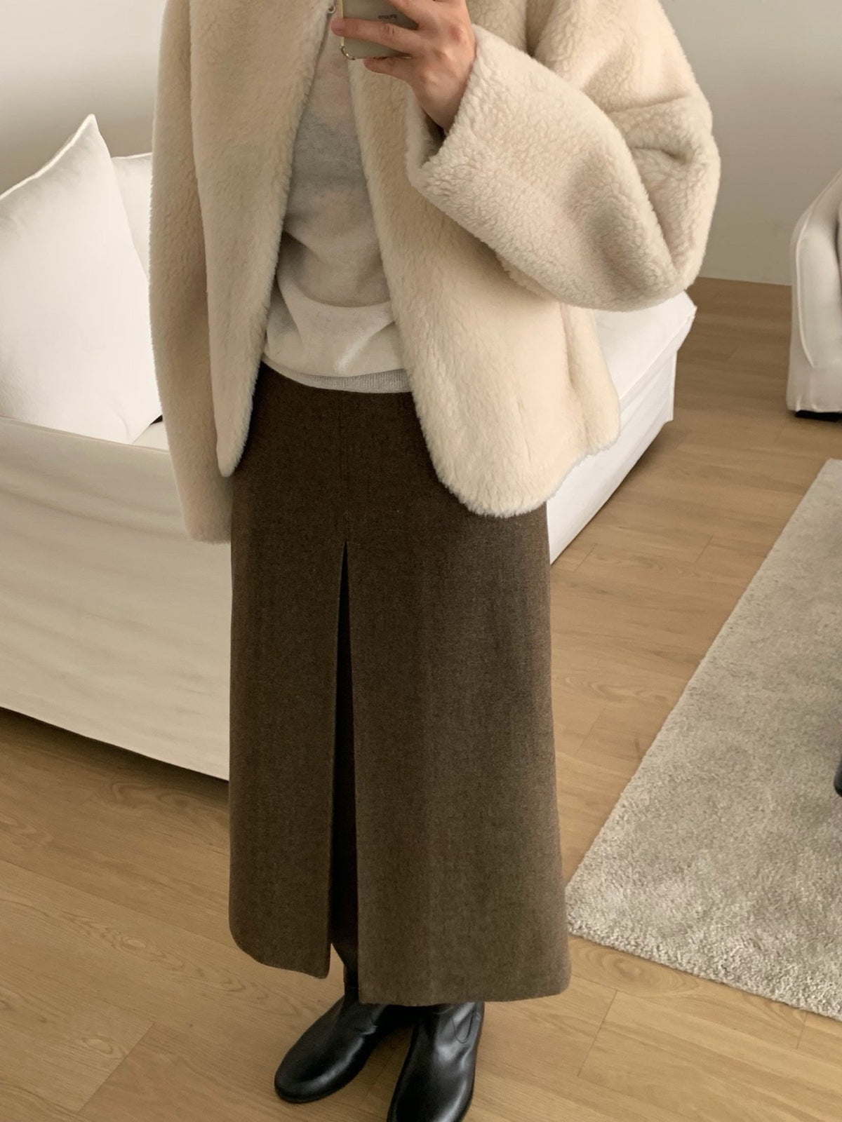 Curved wool mustang-2col