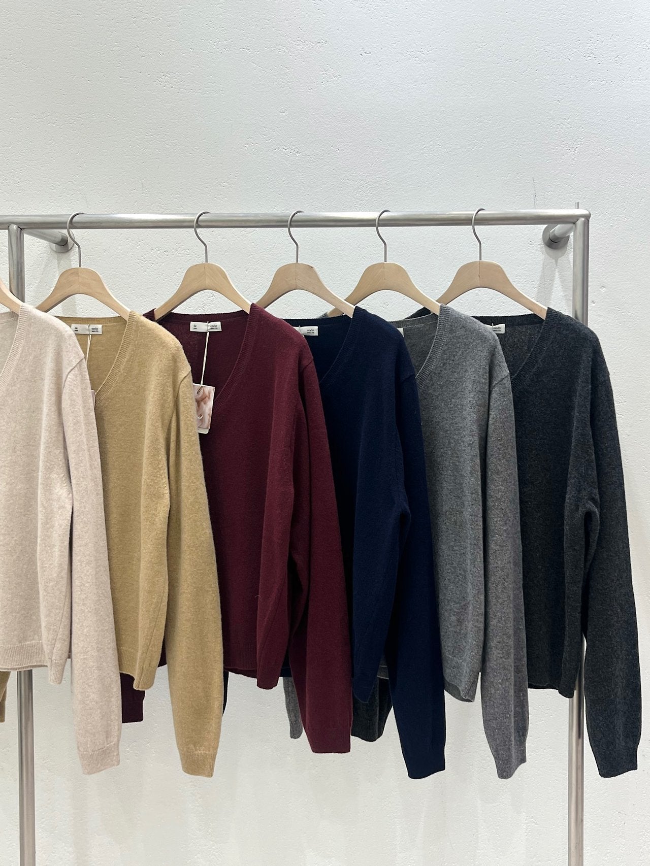 Deondo fine wool v knit-6col