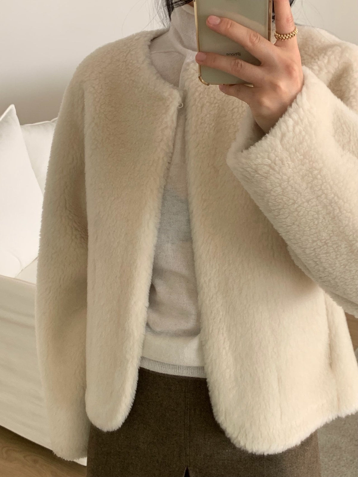 Curved wool mustang-2col