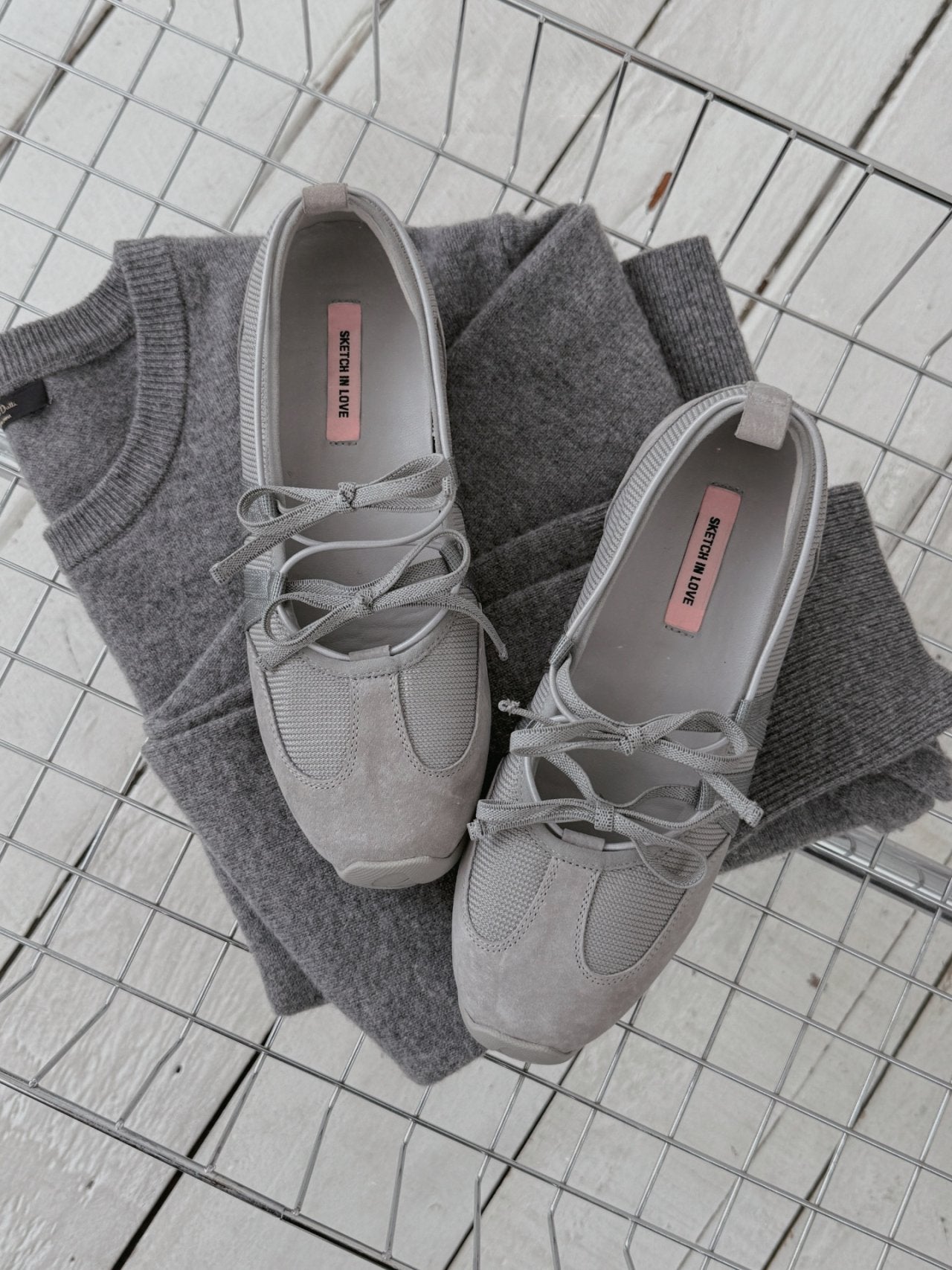 Ribbon Mood Sneakers-2col