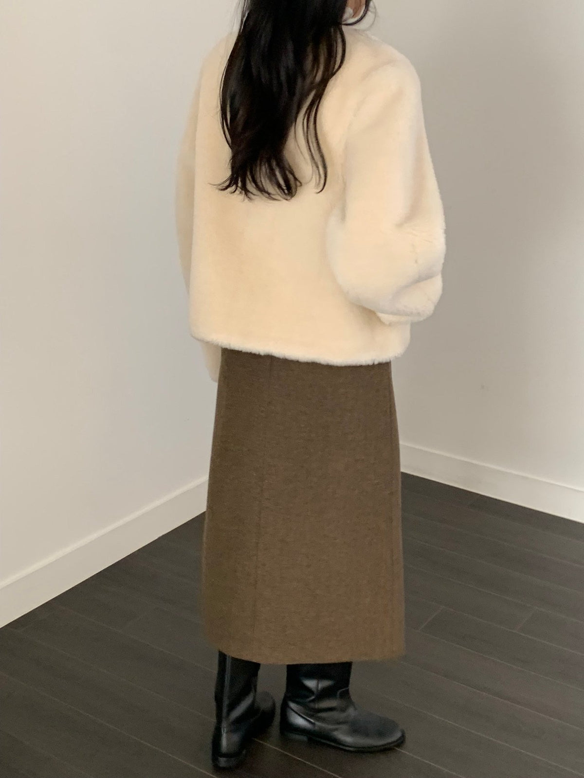 Curved wool mustang-2col