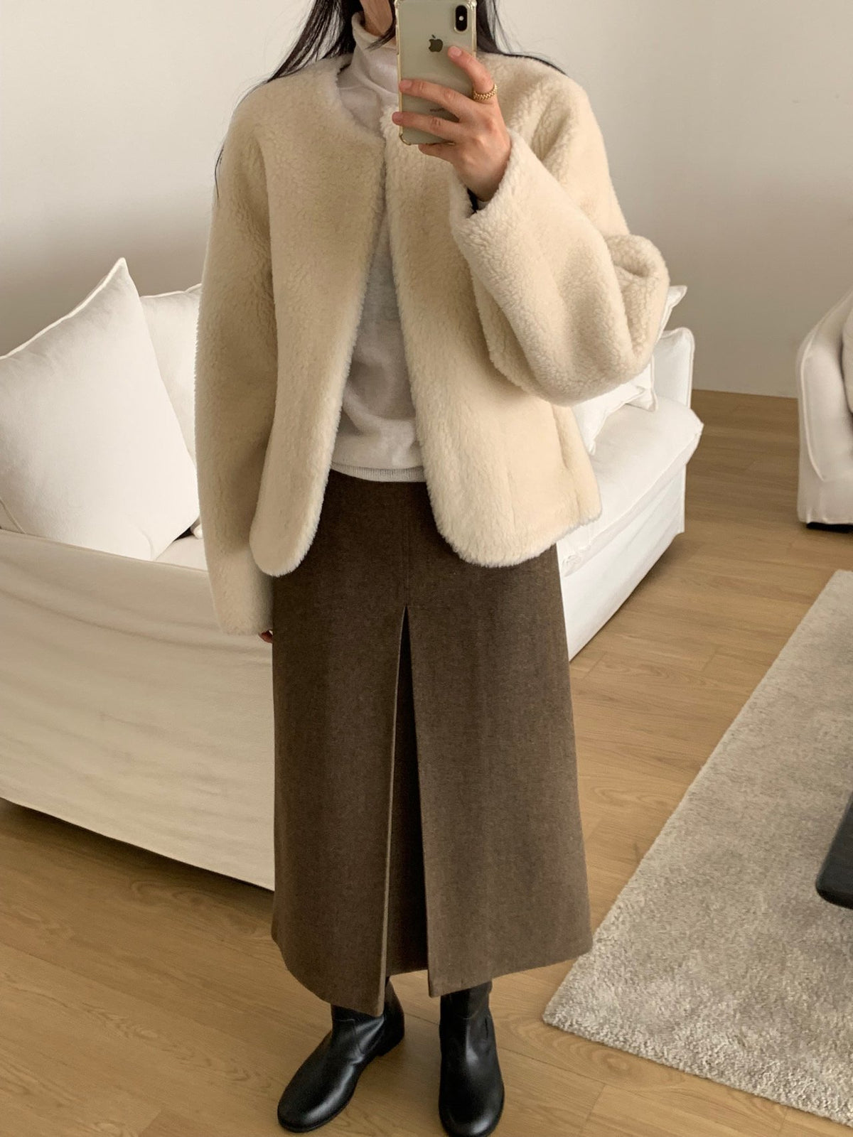Curved wool mustang-2col