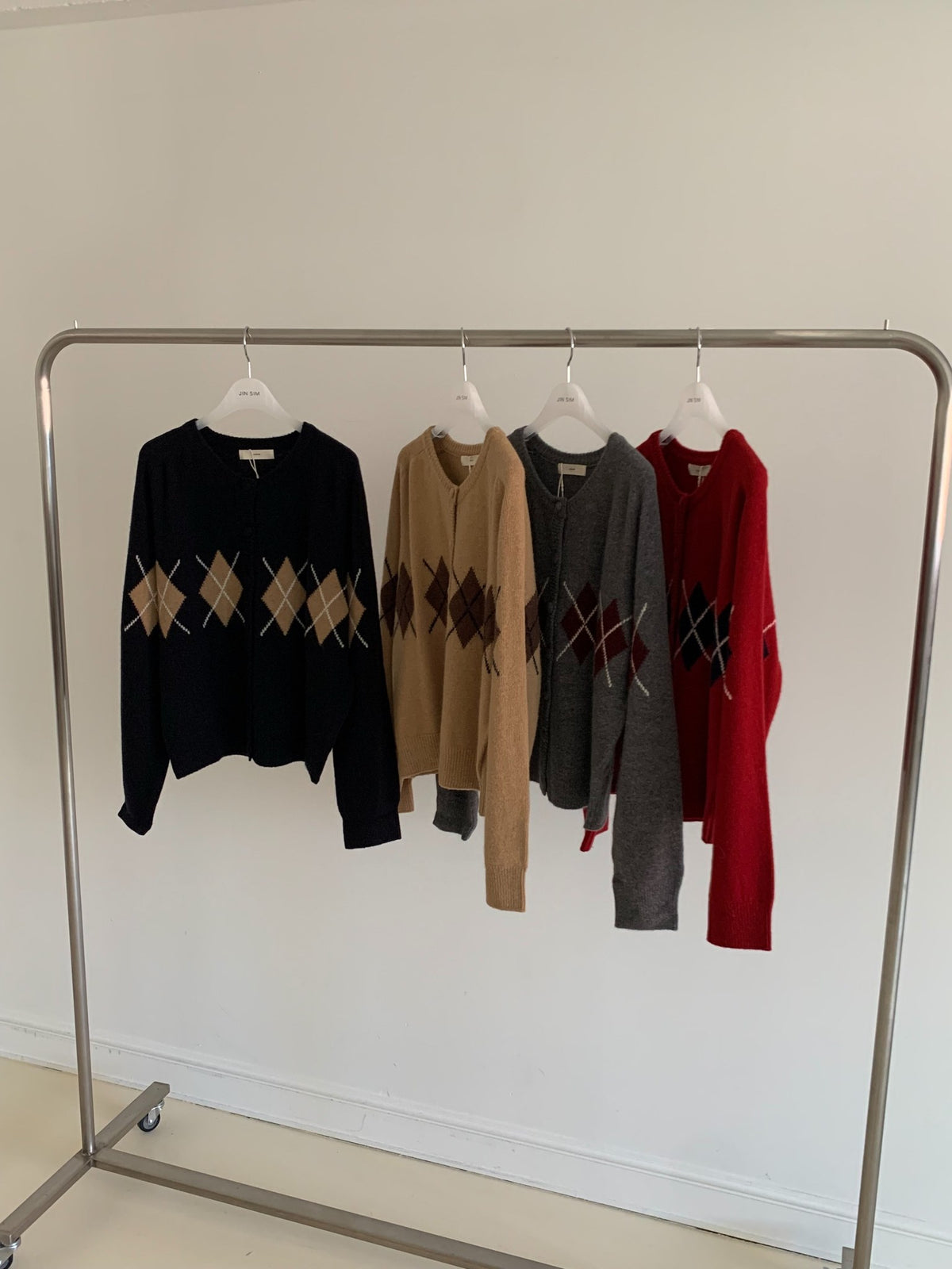 Argyle cardigan-3col