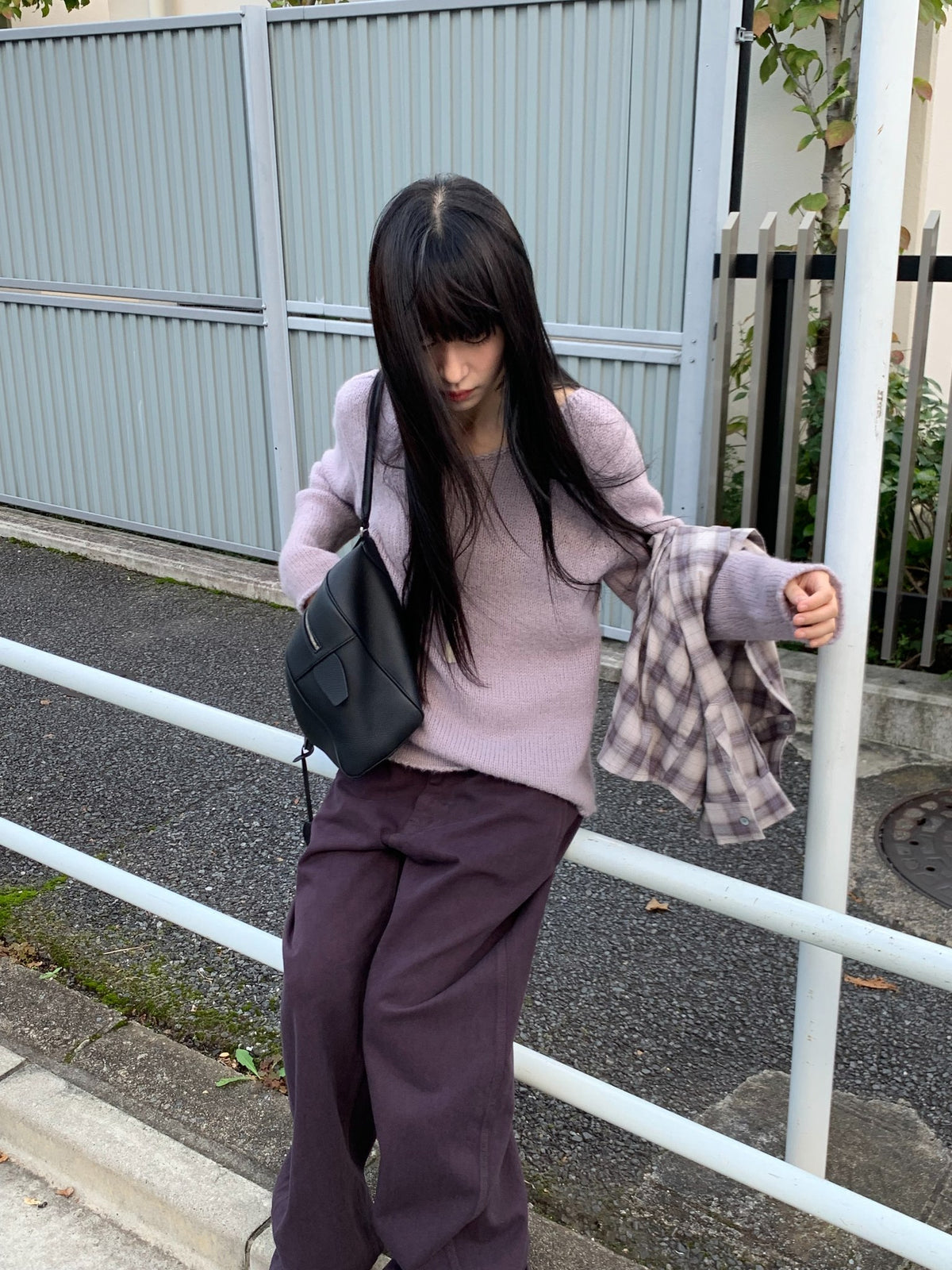 Curved dying pants