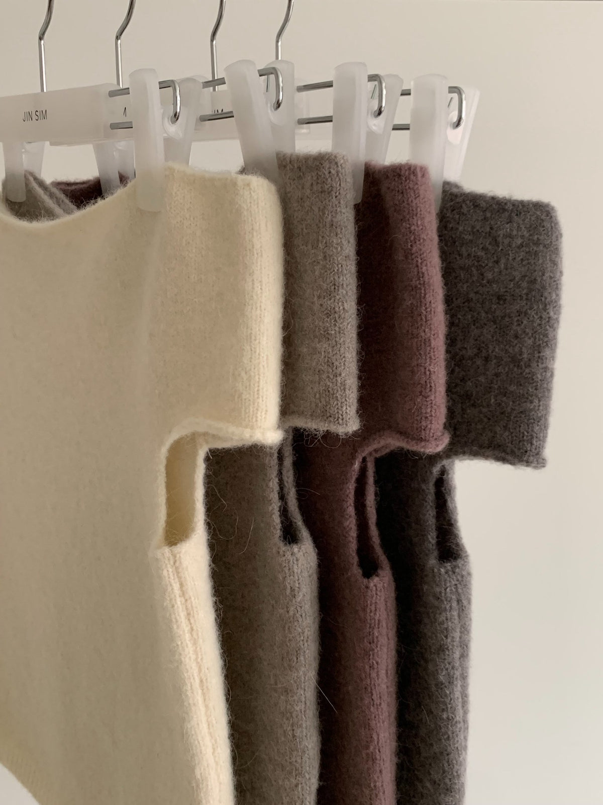 Dial off shoulder knit-4col