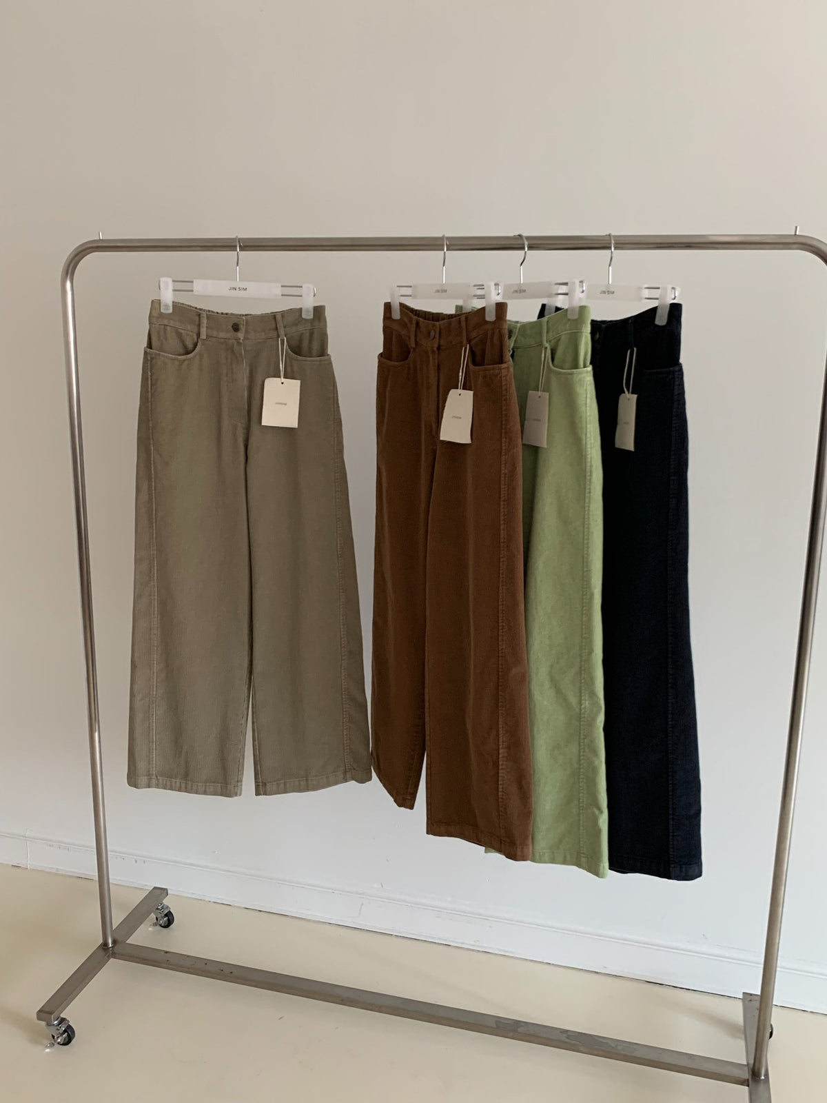 mute corduroy pants-4col