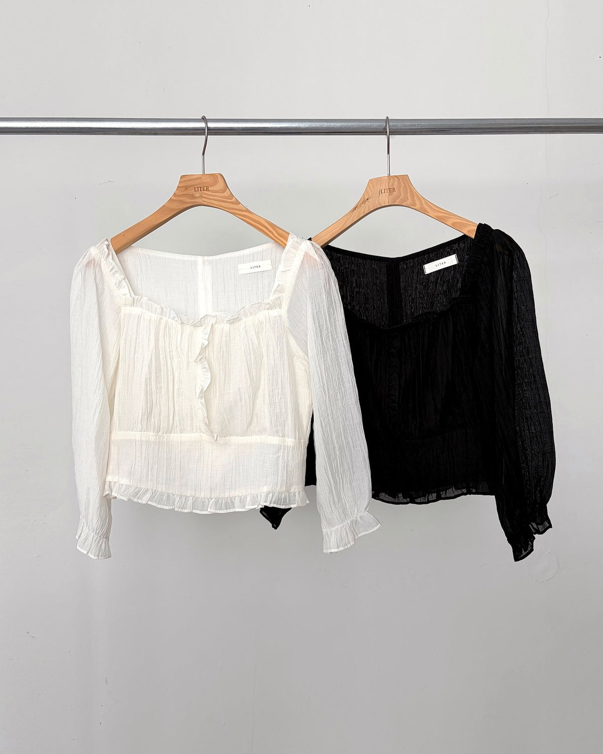 liter oliver frill blouse-2col