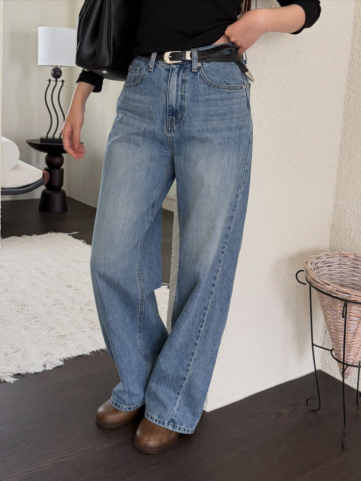 ️ 162 rear incision denim