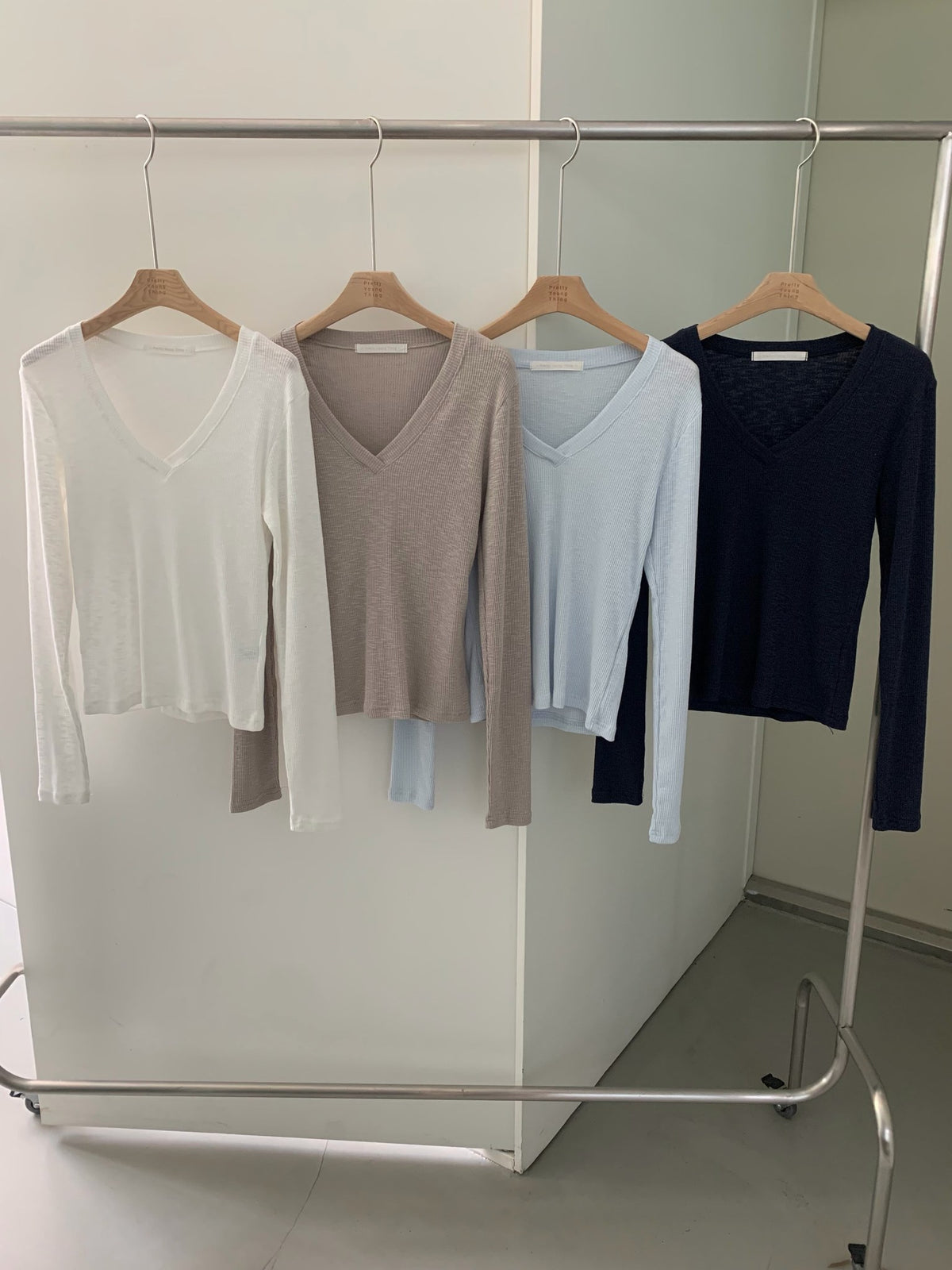 salt v-neck T-4col